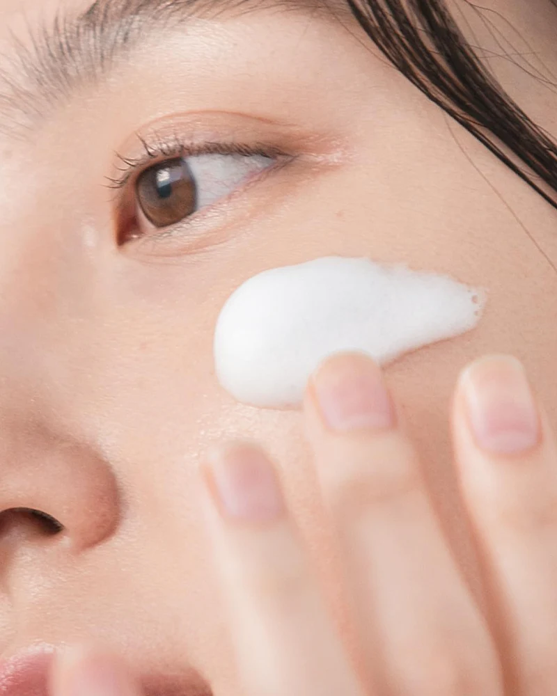 celimax Derma Nature Relief Madecica pH Balancing Cleansing Foam - Image 3