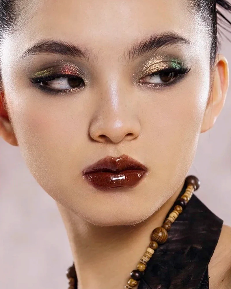 GIRLCULT Hallucination Eyeshadow Palette: Gold Rush - Image 2