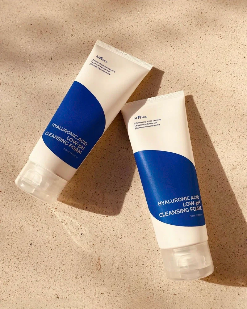 ISNTREE Hyaluronic Acid Low pH Cleansing Foam - Image 4
