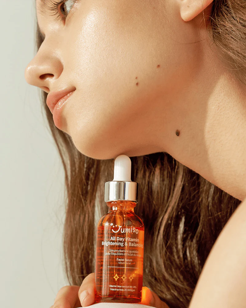 Jumiso All Day Vitamin Brightening & Balancing Facial Serum - Image 5