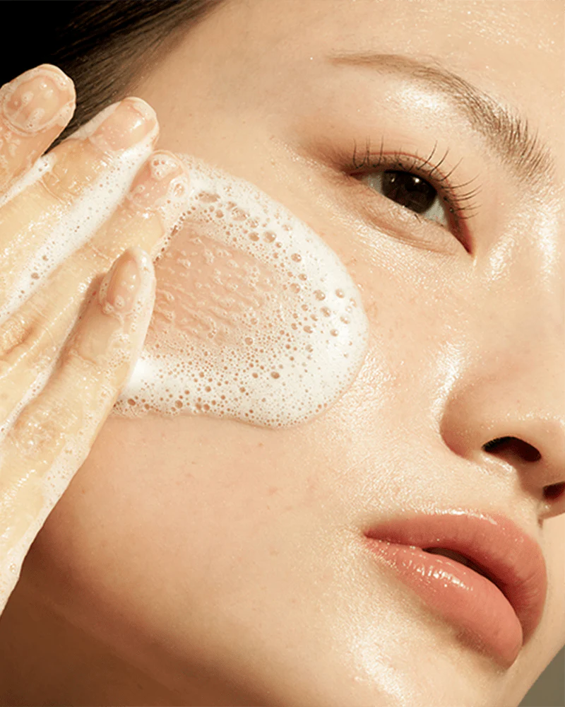Klairs Gentle Black Facial Cleanser - Image 3