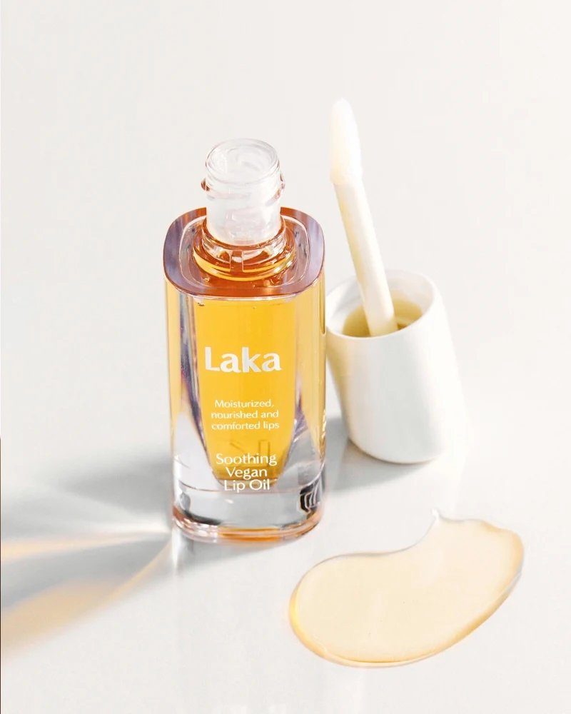 LAKA Soothing Vegan Lip Oil - Image 4