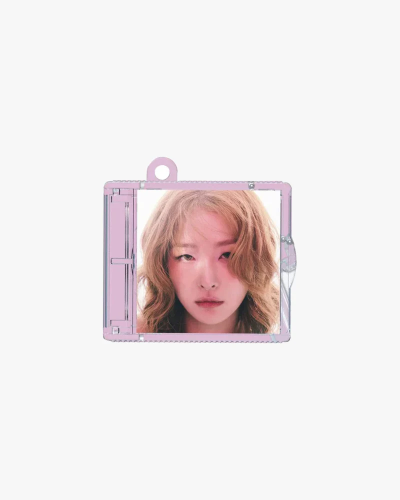 Red Velvet - 7TH MINI ALBUM [Cosmic] (SMini Ver.) (Random Ver.) - Image 4