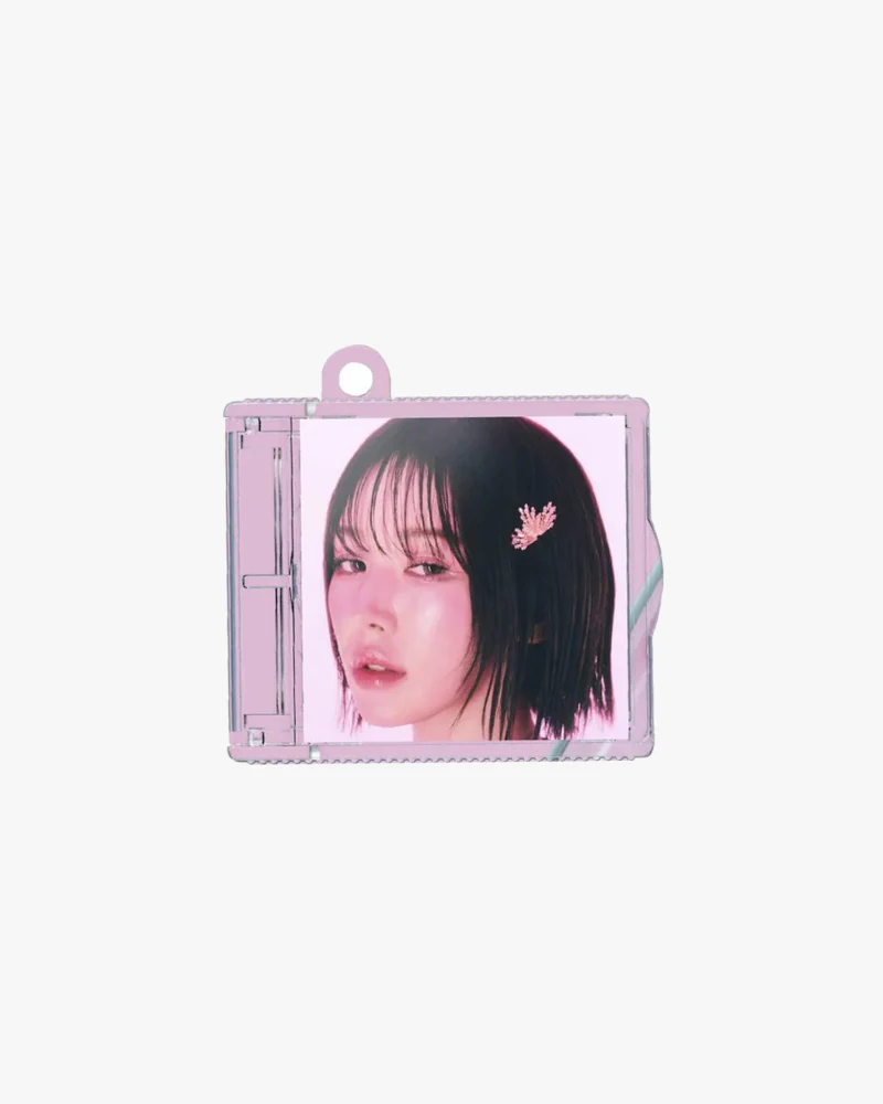 Red Velvet - 7TH MINI ALBUM [Cosmic] (SMini Ver.) (Random Ver.) - Image 5