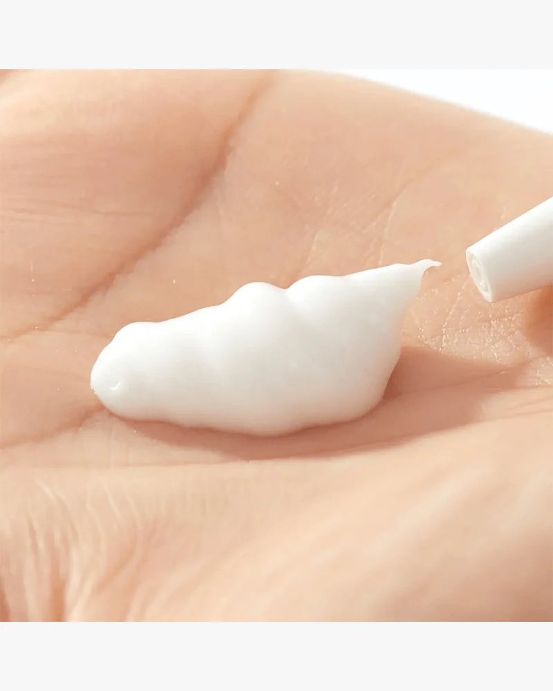 Melano CC Vitamin C Moisturizing Cream - Image 3