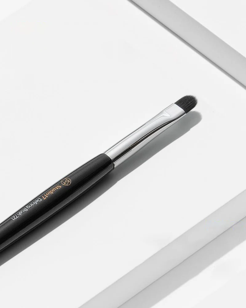 Studio 17 Detail Eye Defining Brush 721