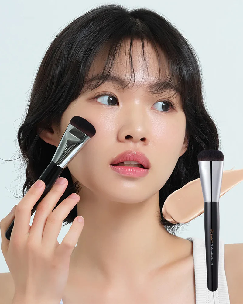 Studio 17 Glide Foundation Brush 411 - Image 2