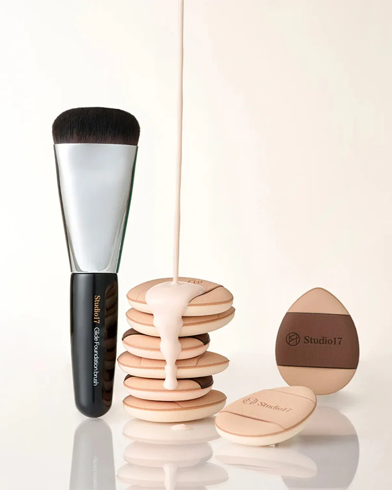 Studio 17 Skin Fit Base Makeup Kit - Image 2