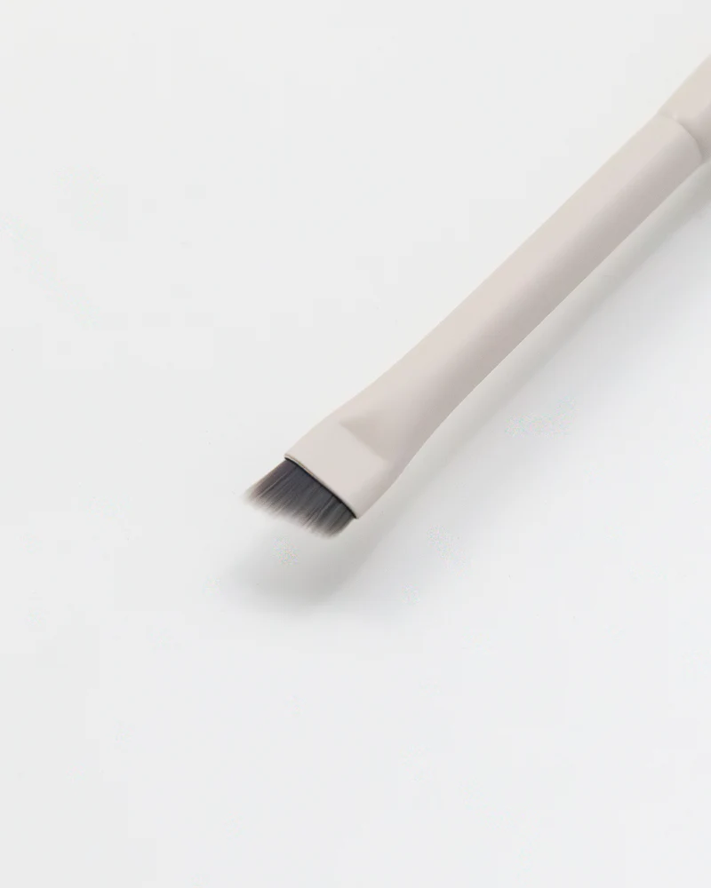 SUKOSHI Angled Eyeliner Brush - Image 2