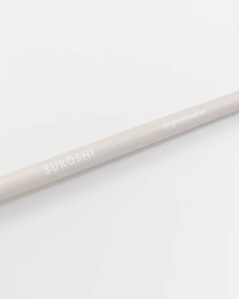 SUKOSHI Angled Eyeliner Brush - Image 3