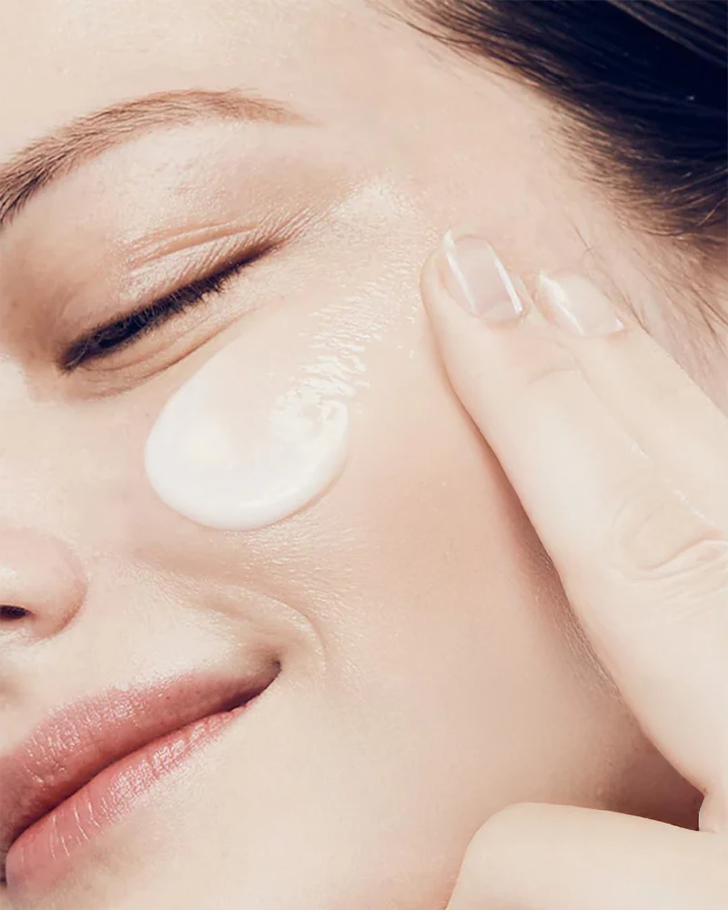 the SAEM Cell Renew Bio Micro Peel Soft Gel - Image 2