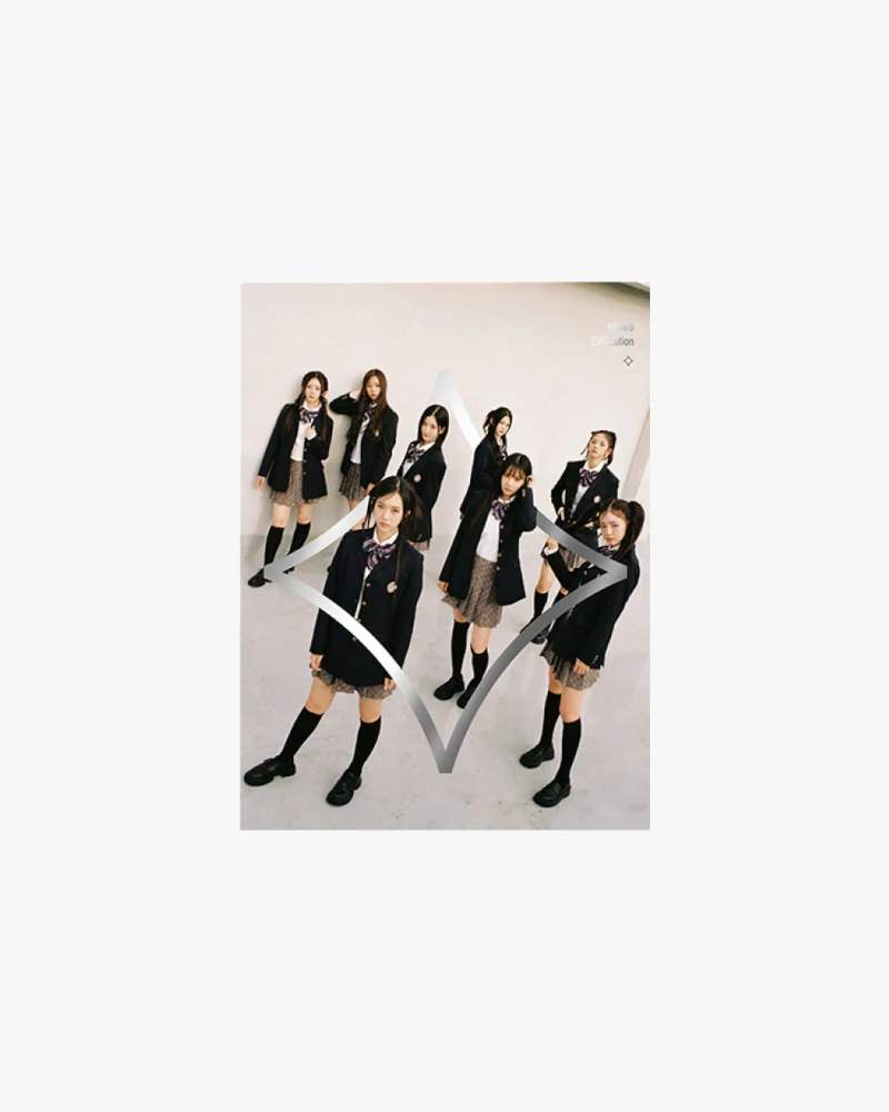tripleS - MINI ALBUM [EVOLution <>] (2 Versions) - Image 7